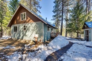 Cabin Exterior | Fire Pit | Views