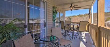 Branson Vacation Rental | 2BR | 2BA | 834 Sq Ft | Step-Free Access