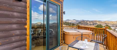 Northern mountain range views from the deck and hot tub!