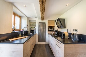 Equipped kitchen - rentals in annecy france