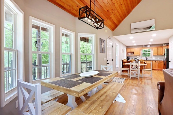 Modern Cabin Life