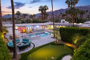 Beautiful brand new pool, hot tub, putting green, and fire pit