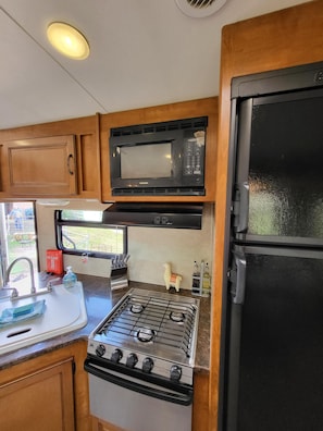 Kitchenette in Nayeli Too (RV)
