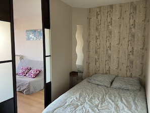 chambre fermée par porte à galandage