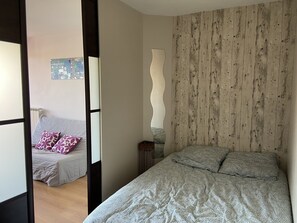 chambre fermée par porte à galandage