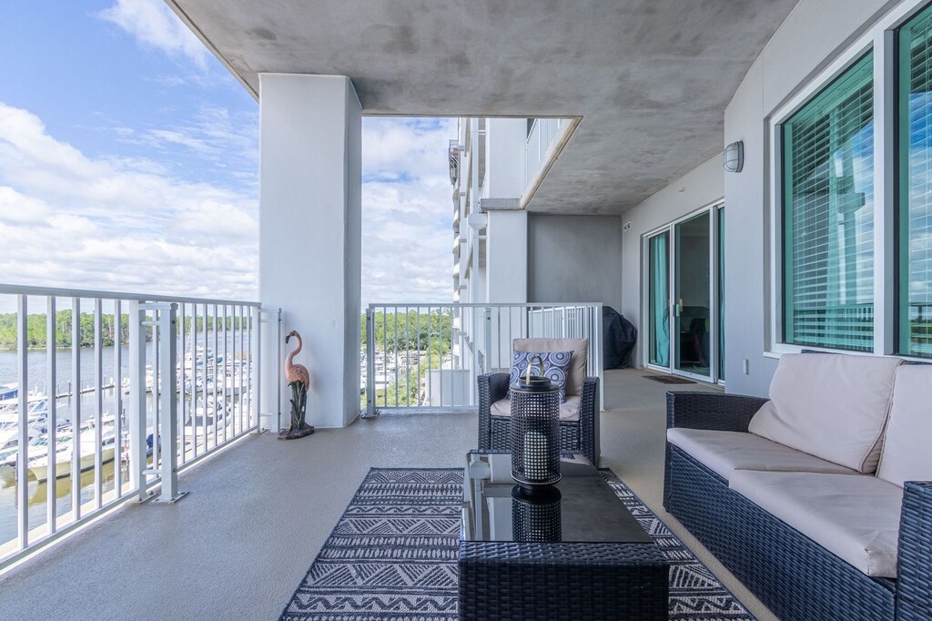 All Inclusive Wharf Unit! Oasis Pool, Concerts! Orange Beach