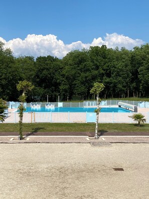 Piscine vue de la terrasse