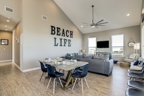 Dinning table for six plus extra chairs for big families.