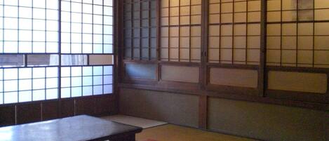 Japanese-style room