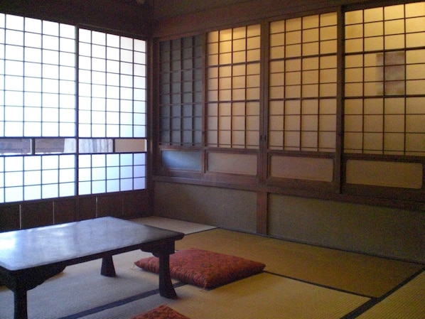 Japanese-style room