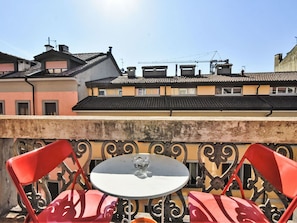 Sky, Building, Window, Table, Chair, Leisure, Public Space, House, Urban Design