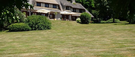 Maison vue du jardin