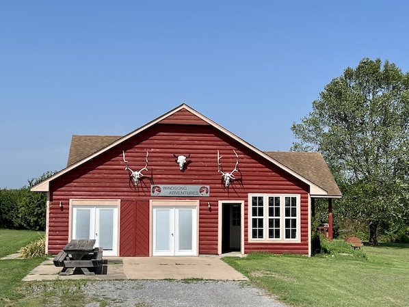 Windsong Adventures Lodge