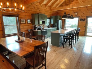Large kitchen and dining area - Ember Hills Lodge, Ontario, WI