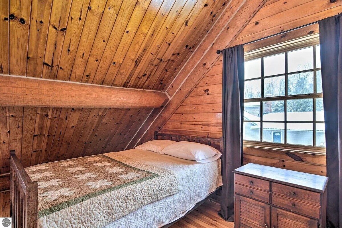 Cozy Cabin on Lake Manistee