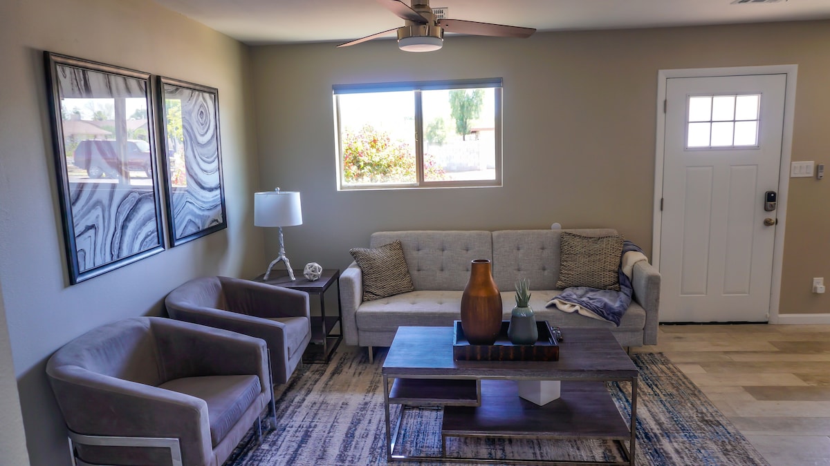 Beautifully renovated home.Centrally located, minutes from ASU & spring training