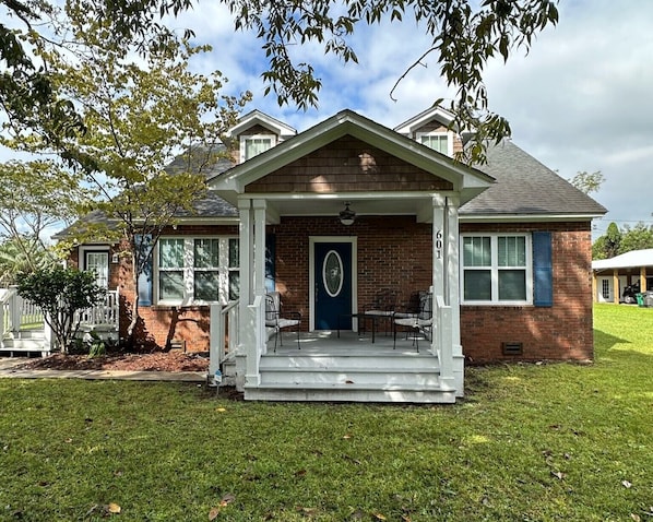 front porch (view from Norris Street)