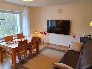 Ferienhaus 130 qm, 8 Personen-EG: Wohnzimmer mit Schlafcouch