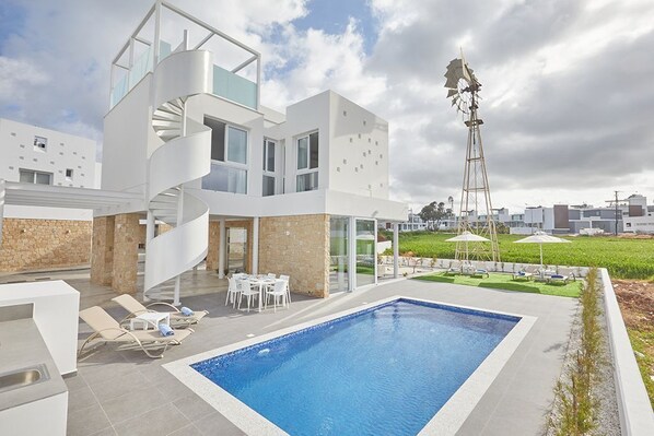 Vie Bleu Villa VB14, Beautiful and New 3BDR Protaras Villa with Private Pool