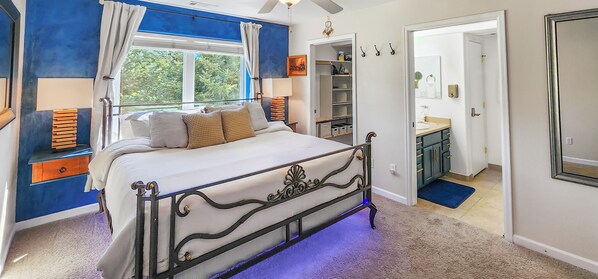 Master bedroom King-Size Premium memory foam bed, walk-in bathroom & Bathroom.