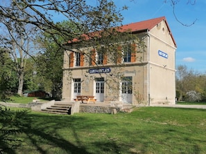 La Gare de Lurey Conflans, gîte et hébergements insolites en Champagne