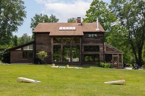 The back yard is an amazing place to hang out, with stunning mountain views, and plenty of sunny yard to enjoy, it's perfect for any group!