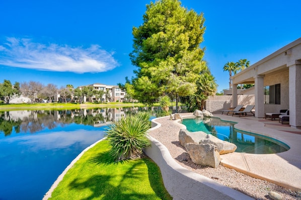 Sparkling pool and stunning lake views!