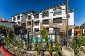 Exterior of Metro Tempe Apartments at 2301 E Southern Ave, Tempe