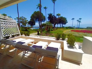 Garden,Balcony/Terrace,Garden view