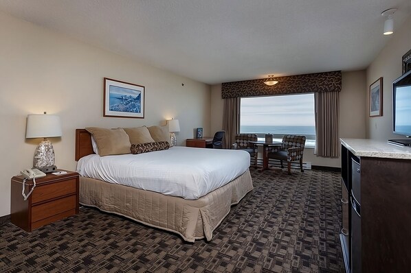 Large King bed in the bedroom, perfect solution after a long day full of adventures!