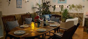  A choice of lighting options are available for night time dining & socialising