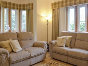 Living room | The Lodge, Linlithgow