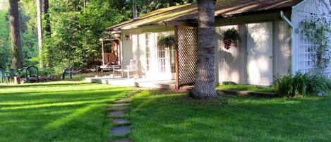 Riverfront cottage entrance