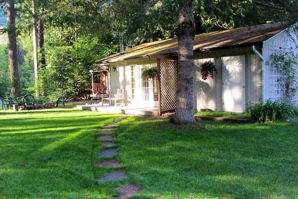 Riverfront cottage entrance