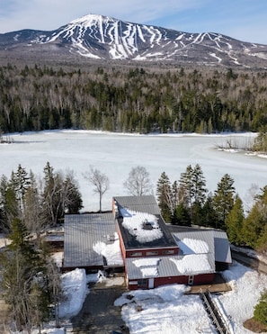 14 miles north of the property, the sugarloaf outdoor center x c ski snow shoe