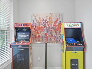 Pac-Man & NBA Jam Arcade Games