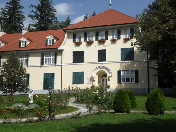 Charming Vila golf with park. It is located in center of Rogaška slatina 