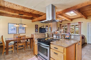 Kitchen / Living Room