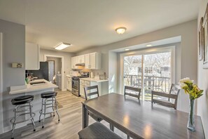 Dining Area | Kitchen