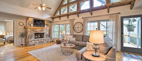 Lake Toxaway Vacation Rental | 3BR | 3BA | Access Only By Stairs | 1,933 Sq Ft