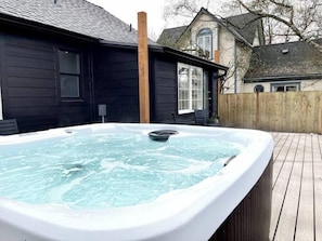 Bain à remous extérieur