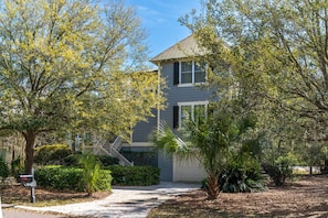 A fabulous beach cottage in the Villages of Seabrook Island