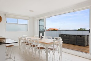 Dining area and seating for 10 guests