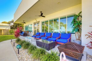 Private Yard | Fire Pit | Outdoor Seating