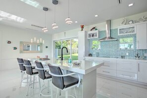 Kitchen | Fully Equipped