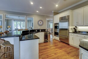Open and Spacious Kitchen