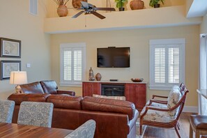 BV1B: Seaside Serenity | Mid Level Living Area