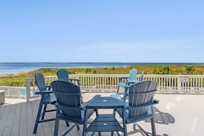 CC006: Bella Costa | Mid Level Sun Deck