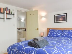 Master bedroom,  ensuite bathroom, king sized bed, walk in wardrobe, 