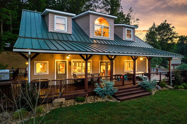 Country Zen Villa wrap around deck with covered area overlooking the GSMNP